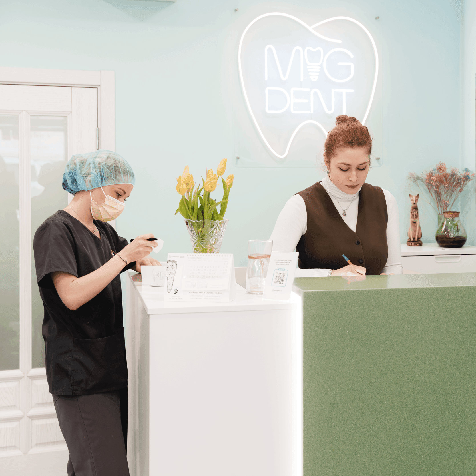 Zobārstniecības klīnikas interjers — pacientu zona